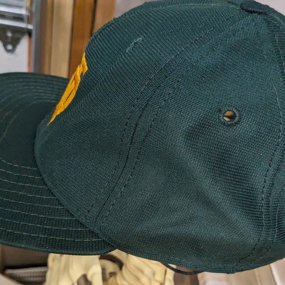 Like New Fitted Notre Dame Cap x New Era Green + Gold 7 3/8 - Picture 3 of 5